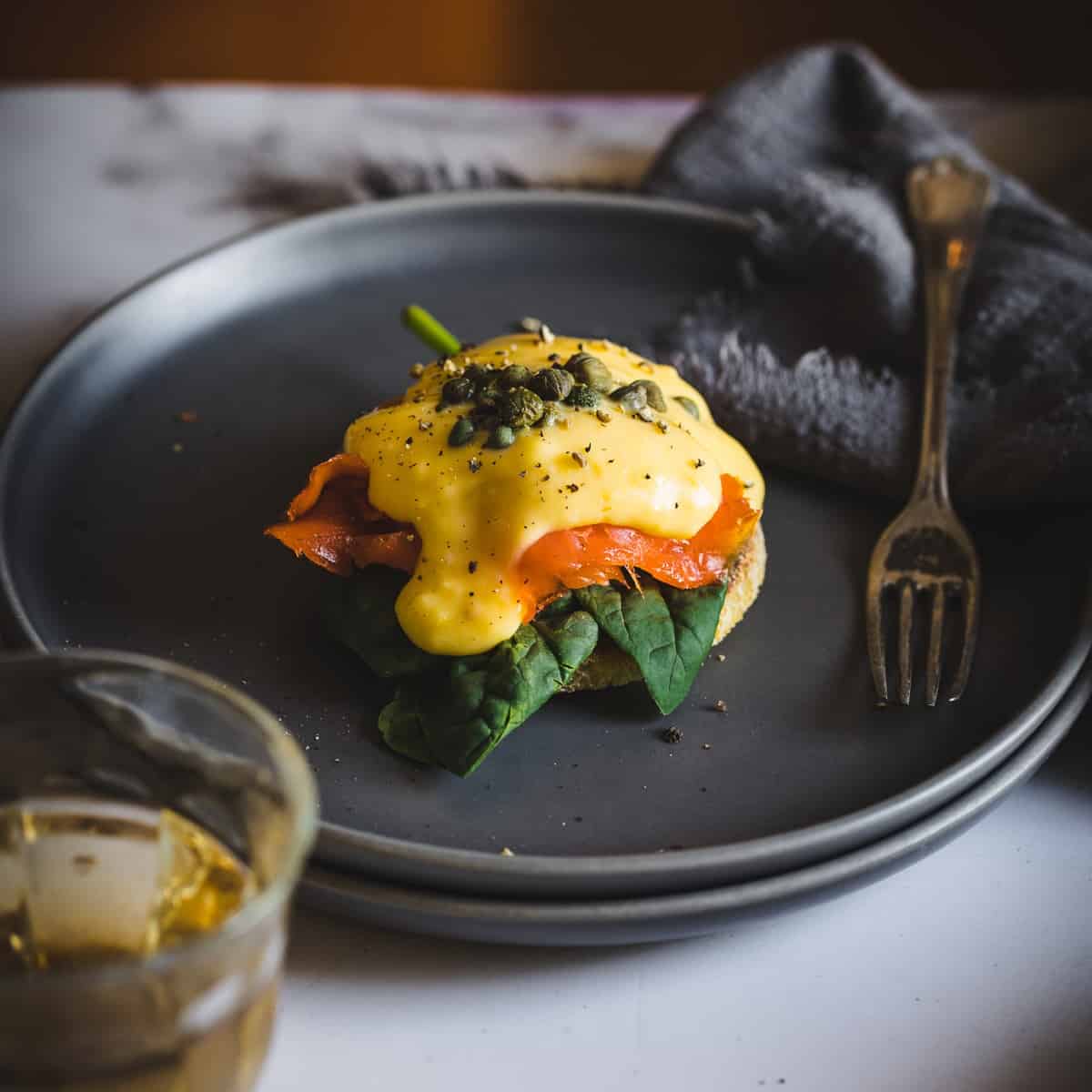 Smoked salmon eggs benedict recipe with hollandaise sauce