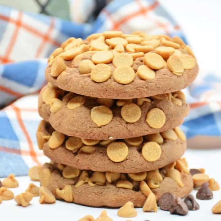 Crumbl Chocolate Peanut Butter Cookies